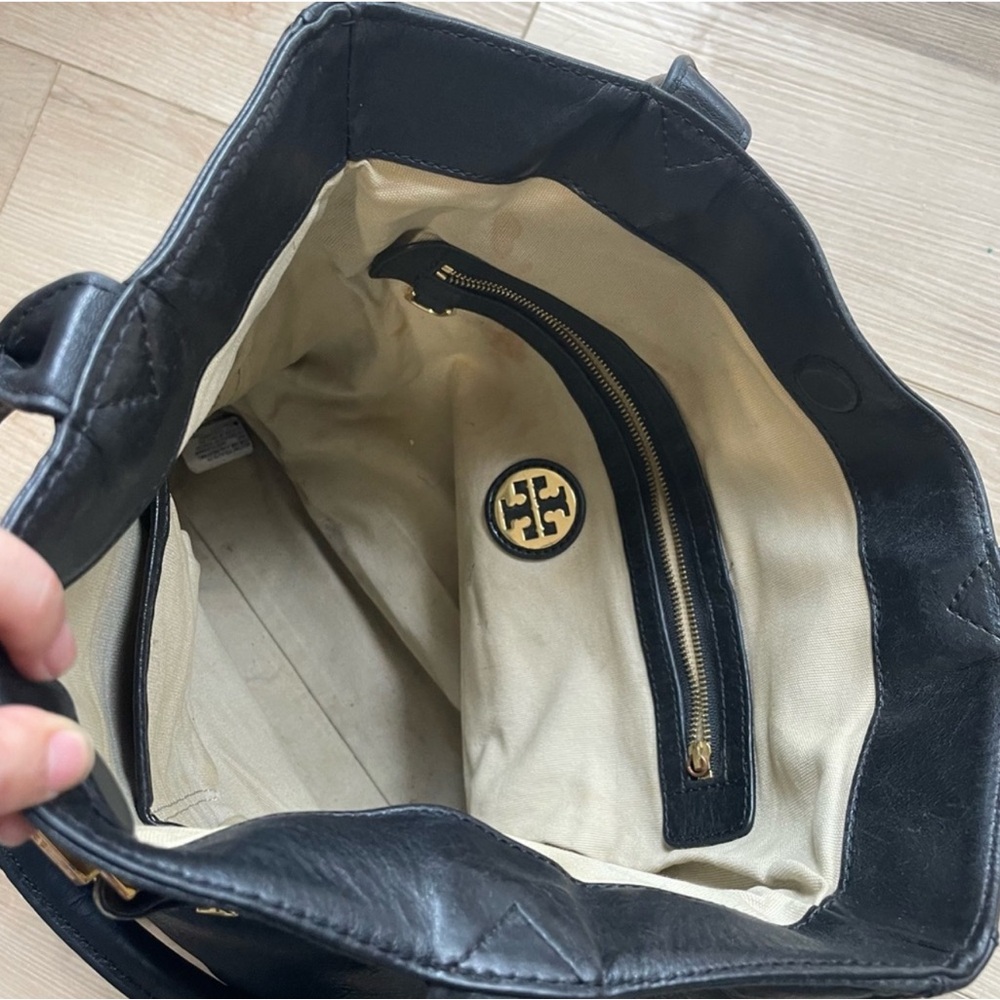 Tory Burch Anniversary Leather Tote in Black EUC Rare - Picture 4 of 6